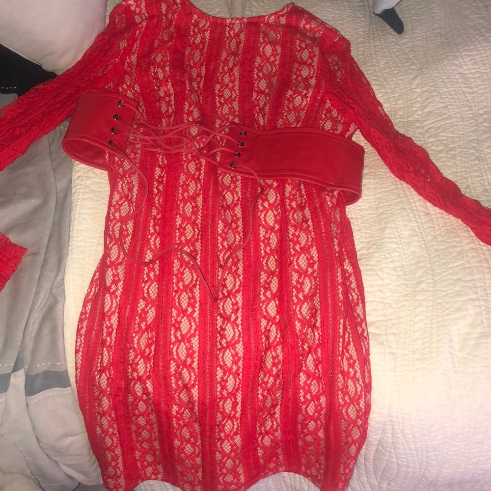 HOT MIAMI STYLES DRESS MEDIUM ( FITS A SMALL)